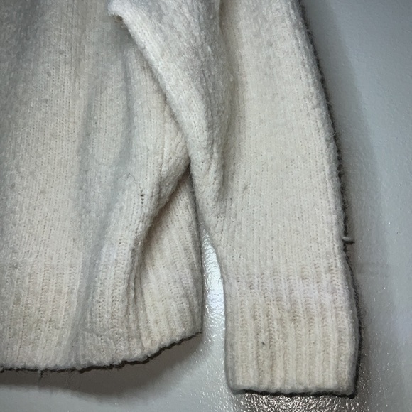 Victoria Secret Cream Knit Sweater Women’s Size Small Warm Wide Crew Neck - Picture 4 of 7
